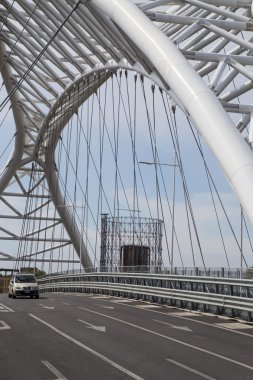 Roma, İtalya ve eski gasometer Garbatella Köprüsü