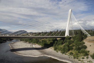 beyaz demir köprü