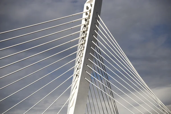 Ponte branca de ferro — Fotografia de Stock