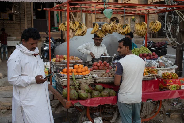 Jaisalmer Πωλητής Και Κινητό Τηλέφωνο — Φωτογραφία Αρχείου