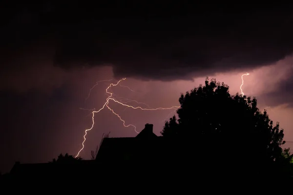 Dramatische Blitze Einem Sommergewitter Malen Den Himmel — Stockfoto