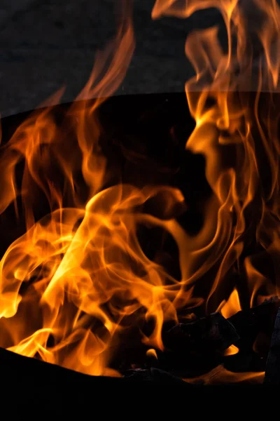 Actividad Verano Pequeña Hoguera Ardiendo Aire Libre Primer Plano Llamas —  Fotos de Stock