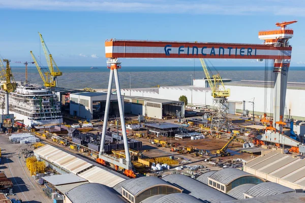 Ancona - Marche - İtalya - 15 Aralık 2021 - Fincantieri Tersanesi 