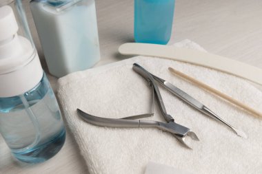 Bir dizi manikür aleti. Evde cilt bakımı. Manikür salonu. Pedikür. Güzellik tedavisi. Manikür nasıl yapılır?.