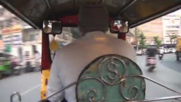 在曼谷的嘟嘟车 — 图库视频影像