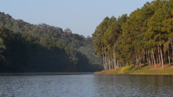 Pang Ung reservoir lake — Stock Video