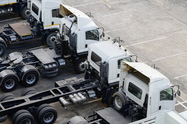 Row Lorries Parking Area Ready Deliver Goods Customers —  Fotos de Stock