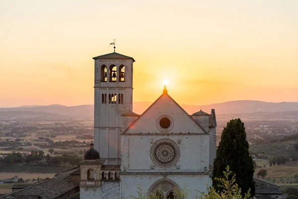 Bazilika San Francesco Assisi Naplementekor — Stock Fotó