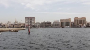 dubai creek tekne gördüm