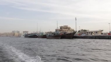 dubai creek tekne gördüm