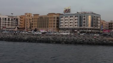 dubai creek tekne gördüm