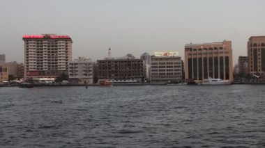 dubai creek tekne gördüm