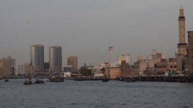 dubai creek tekne gördüm