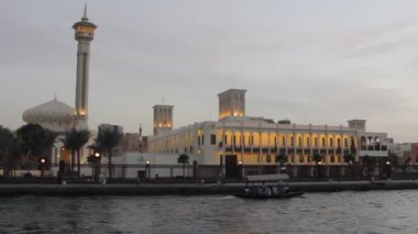 dubai creek tekne gördüm