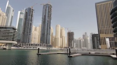 dubai marina tekne gördüm