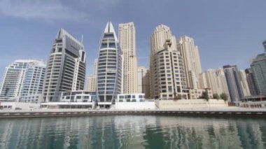 dubai marina tekne gördüm