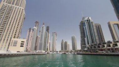 dubai marina tekne gördüm