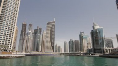 dubai marina tekne gördüm