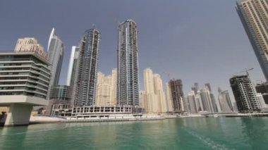 dubai marina tekne gördüm