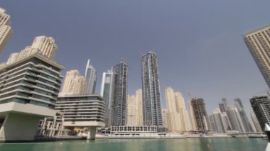 dubai marina tekne gördüm