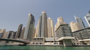 dubai marina tekne gördüm