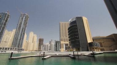 dubai marina tekne gördüm