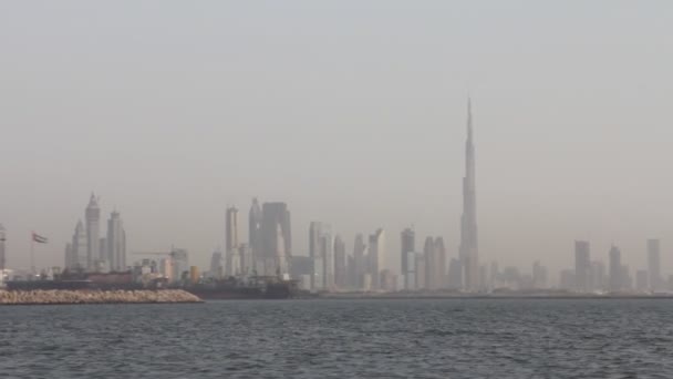 Dubai visto de barco — Vídeo de Stock