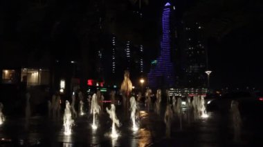 Geceleyin Dubai Marina