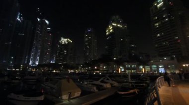 Geceleyin Dubai Marina