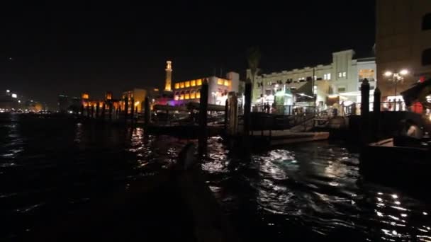 Dubai Creek à noite — Vídeo de Stock