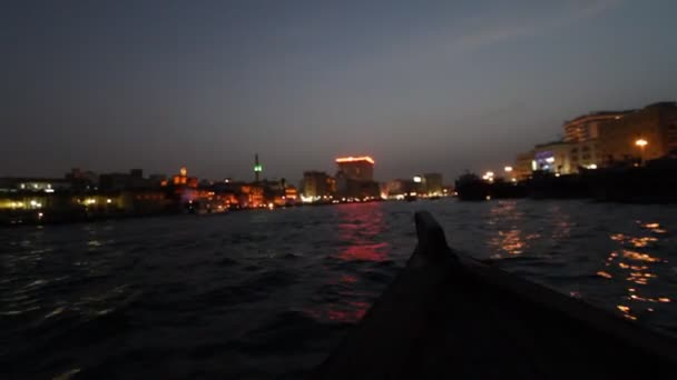 Dubai Creek por la noche — Vídeo de stock
