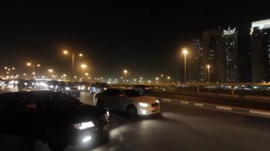 Dubai gece trafik