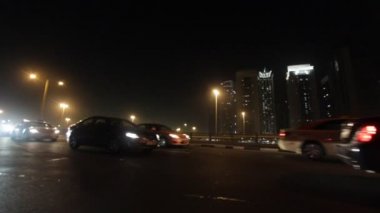 Dubai gece trafik