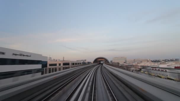 U-Bahn von Dubai — Stockvideo