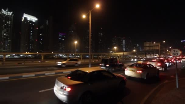 Trafic nocturne Dubai — Video