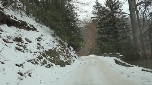 Bergweg in de winter — Stockvideo