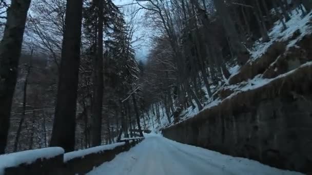 Estrada da montanha no inverno — Vídeo de Stock