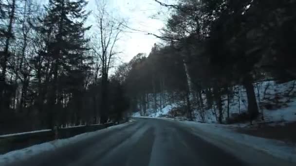 Kışın dağ yolu — Stok video