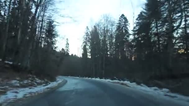 Camino de montaña en invierno — Vídeos de Stock