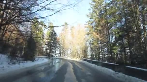 Camino de montaña en invierno — Vídeo de stock