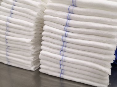 Tıbbî Katlanmış Laparotomi Süngeri veya Gazlı bez