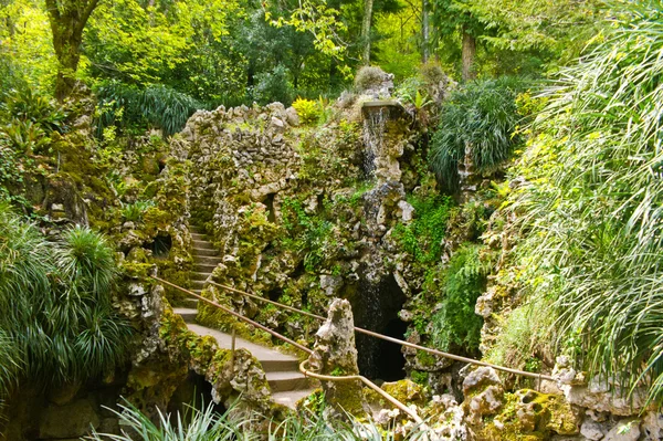 The small waterfall — Stock Photo, Image