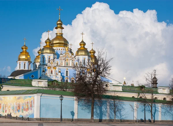 The golden-domed cathedral — Stock Photo, Image