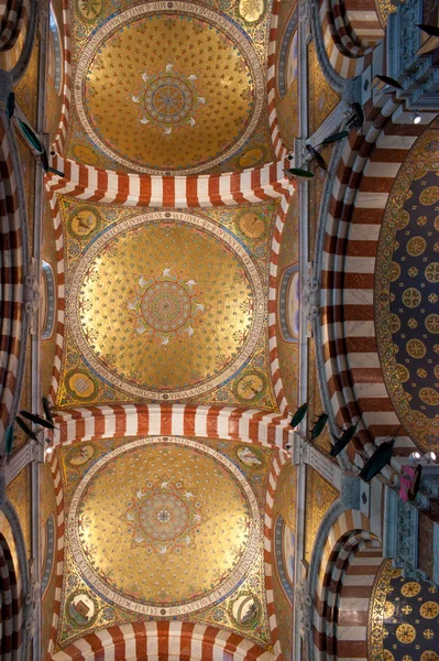 Las cúpulas de Notre-Dame de la Garde, Marsella — Foto de Stock