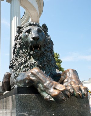 Kükreyen Aslan