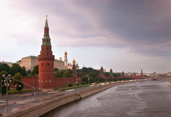 Дождевые тучи над Москвой — стоковое фото