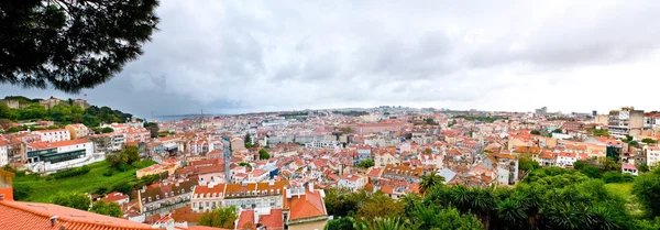 リスボンの都市景観のパノラマ — ストック写真