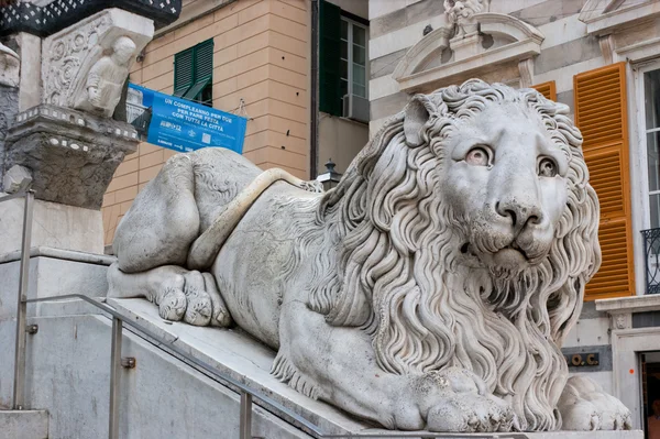 The stone lion — Stock Photo, Image