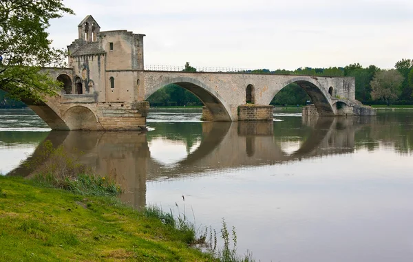Les ruines du meilleur pont d'Avignon — Photo