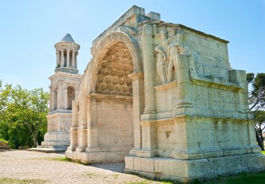 glanum anıtları